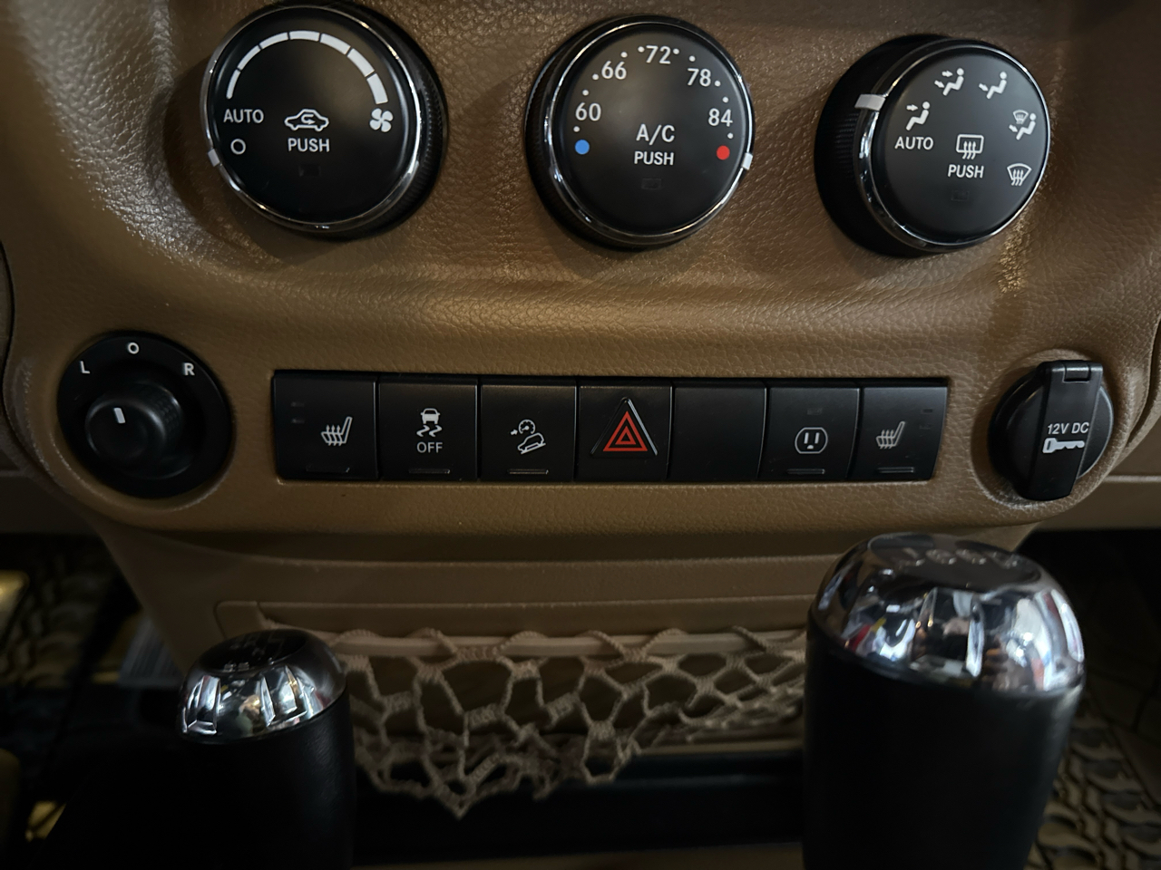 Jeep Wrangler Unlimited Sahara 4WD 2013