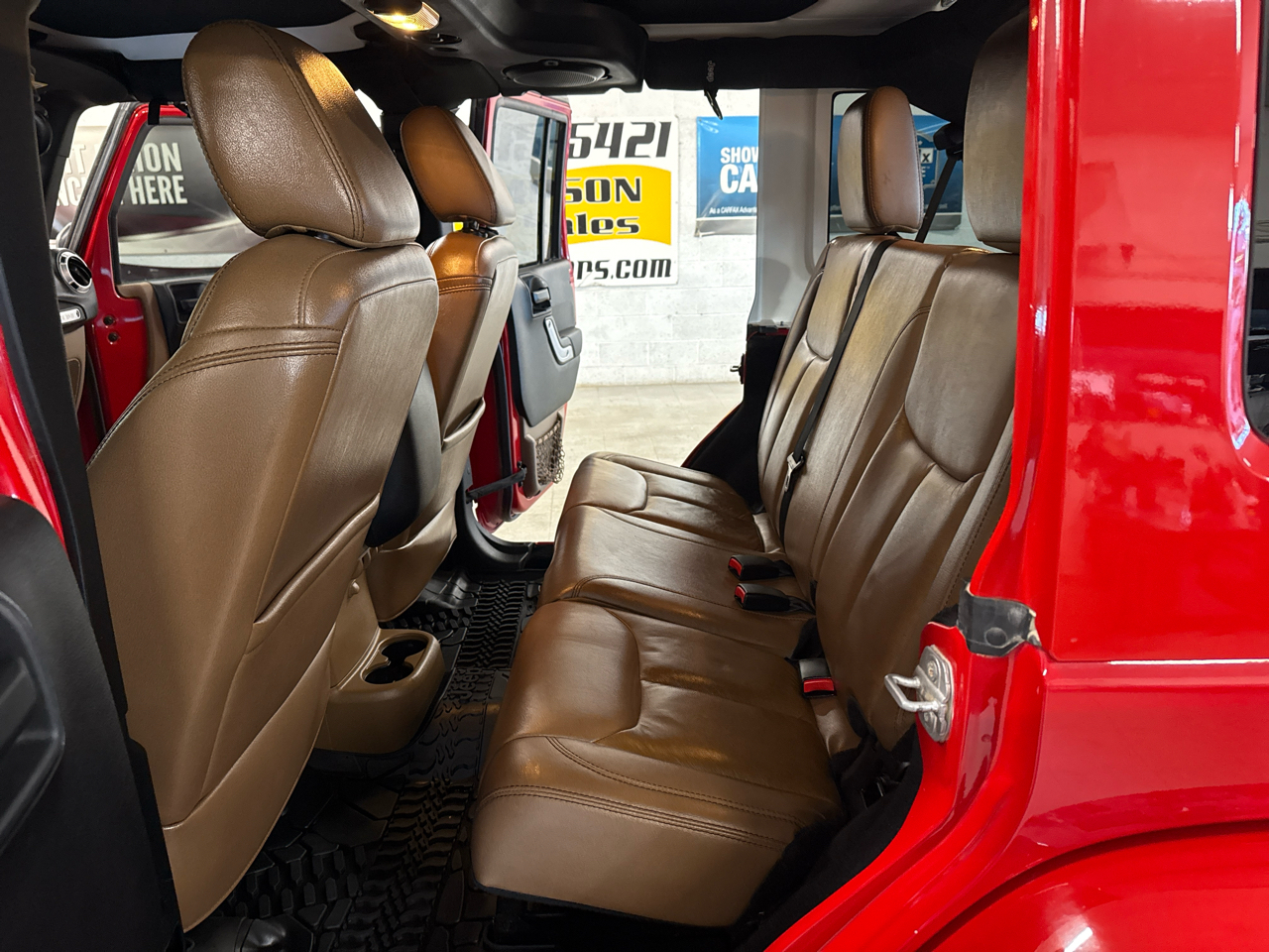 Jeep Wrangler Unlimited Sahara 4WD 2013