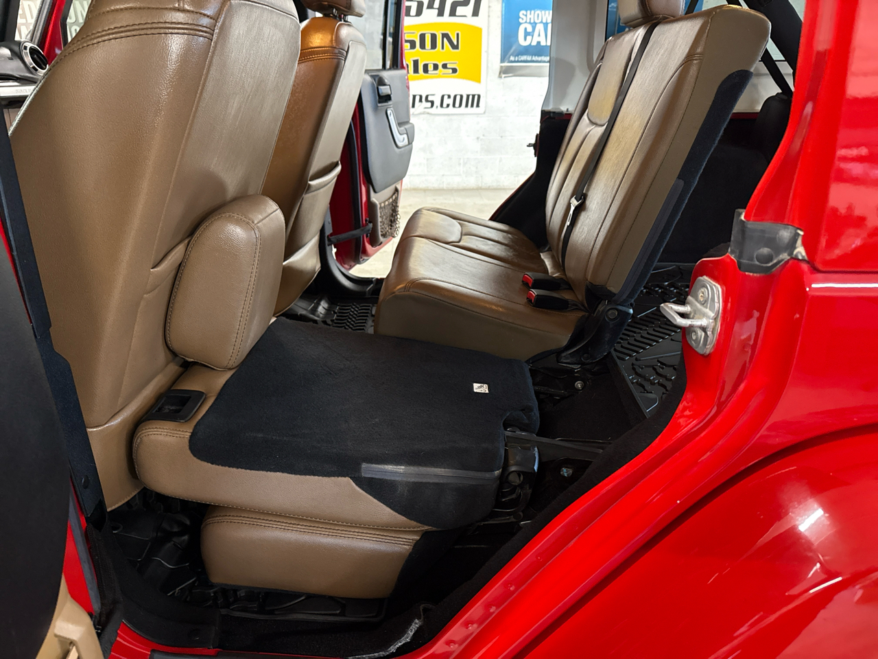 Jeep Wrangler Unlimited Sahara 4WD 2013