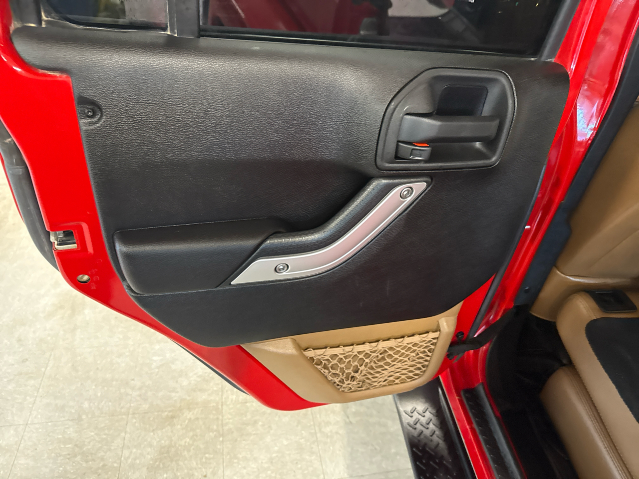 Jeep Wrangler Unlimited Sahara 4WD 2013