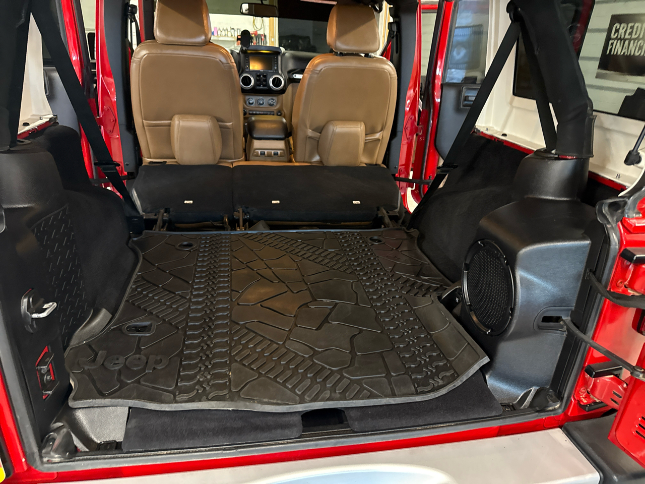 Jeep Wrangler Unlimited Sahara 4WD 2013