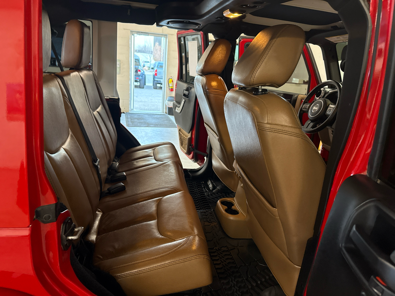 Jeep Wrangler Unlimited Sahara 4WD 2013