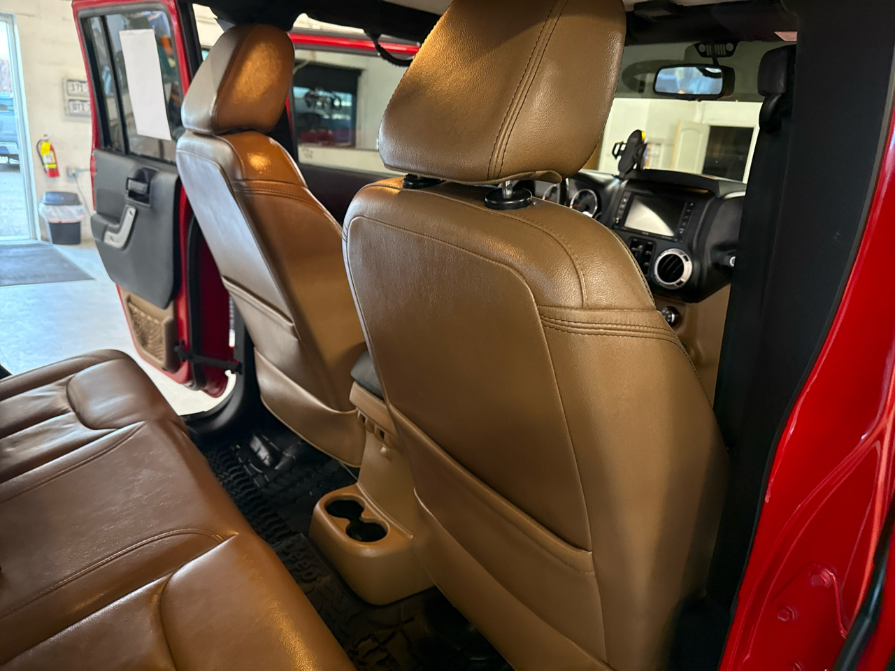 Jeep Wrangler Unlimited Sahara 4WD 2013