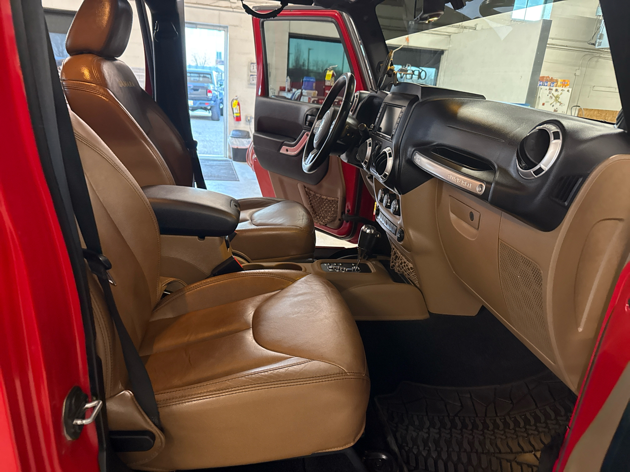 Jeep Wrangler Unlimited Sahara 4WD 2013