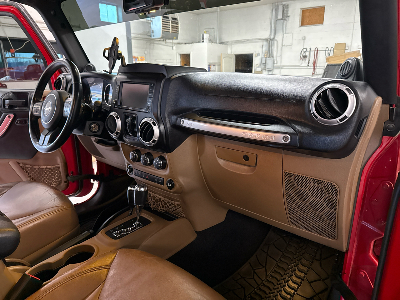 Jeep Wrangler Unlimited Sahara 4WD 2013