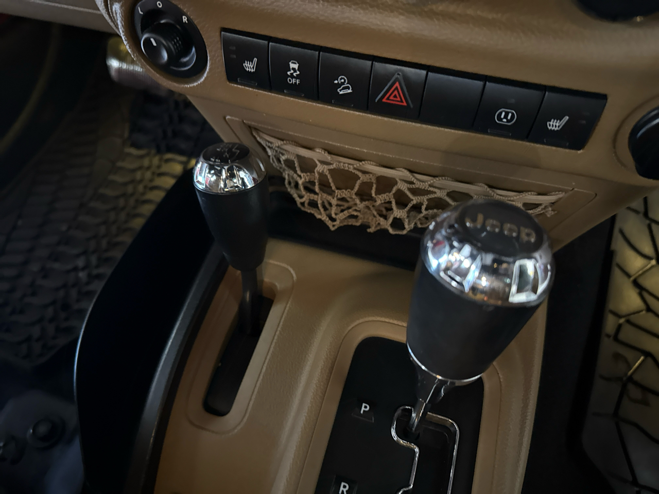 Jeep Wrangler Unlimited Sahara 4WD 2013