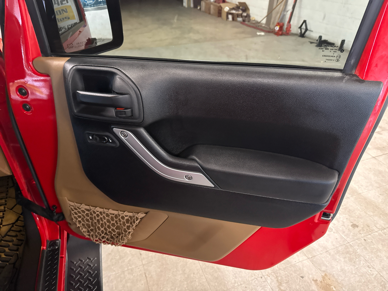 Jeep Wrangler Unlimited Sahara 4WD 2013