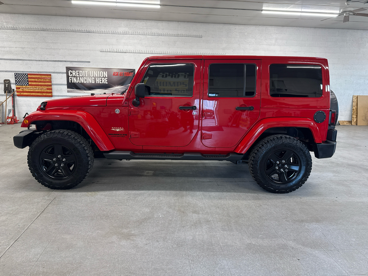 Jeep Wrangler Unlimited Sahara 4WD 2013