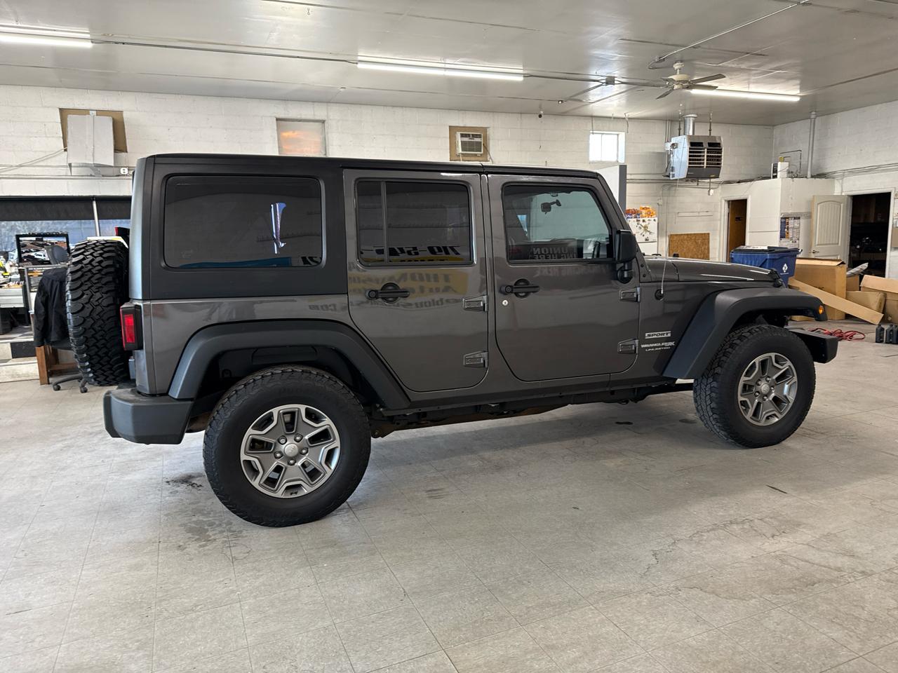 Jeep Wrangler JK Unlimited Sport 4WD 2018