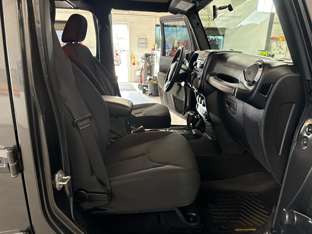 Jeep Wrangler JK Unlimited Sport 4WD 2018