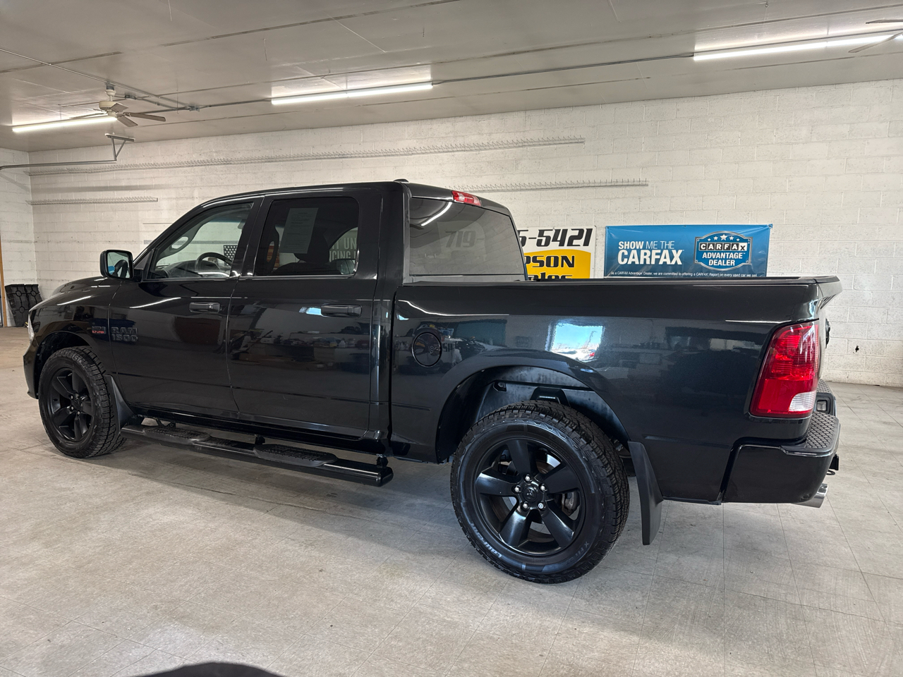 RAM 1500 Tradesman Crew Cab 4WD 2016