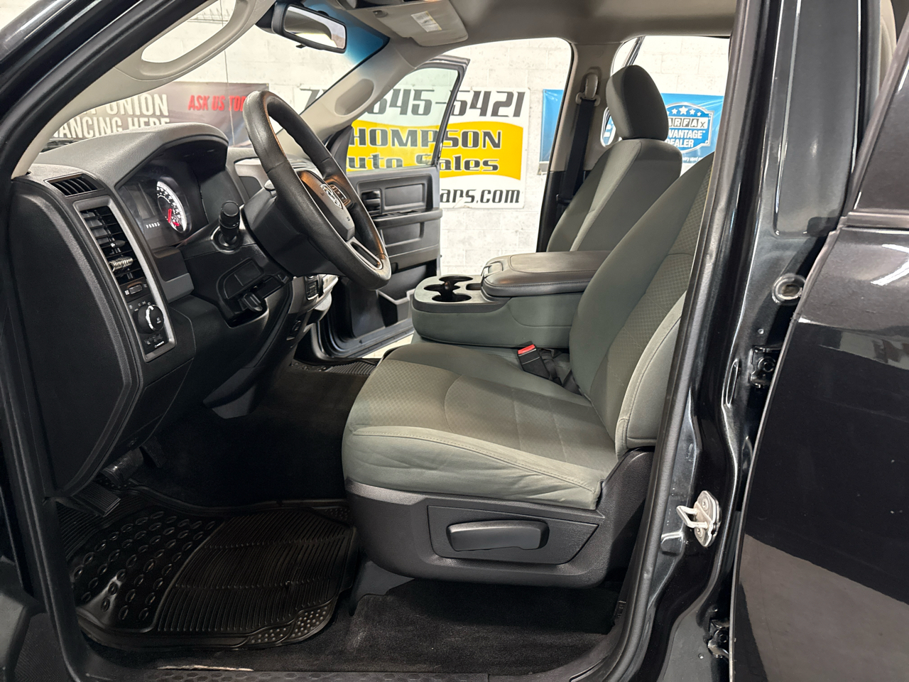 RAM 1500 Tradesman Crew Cab 4WD 2016