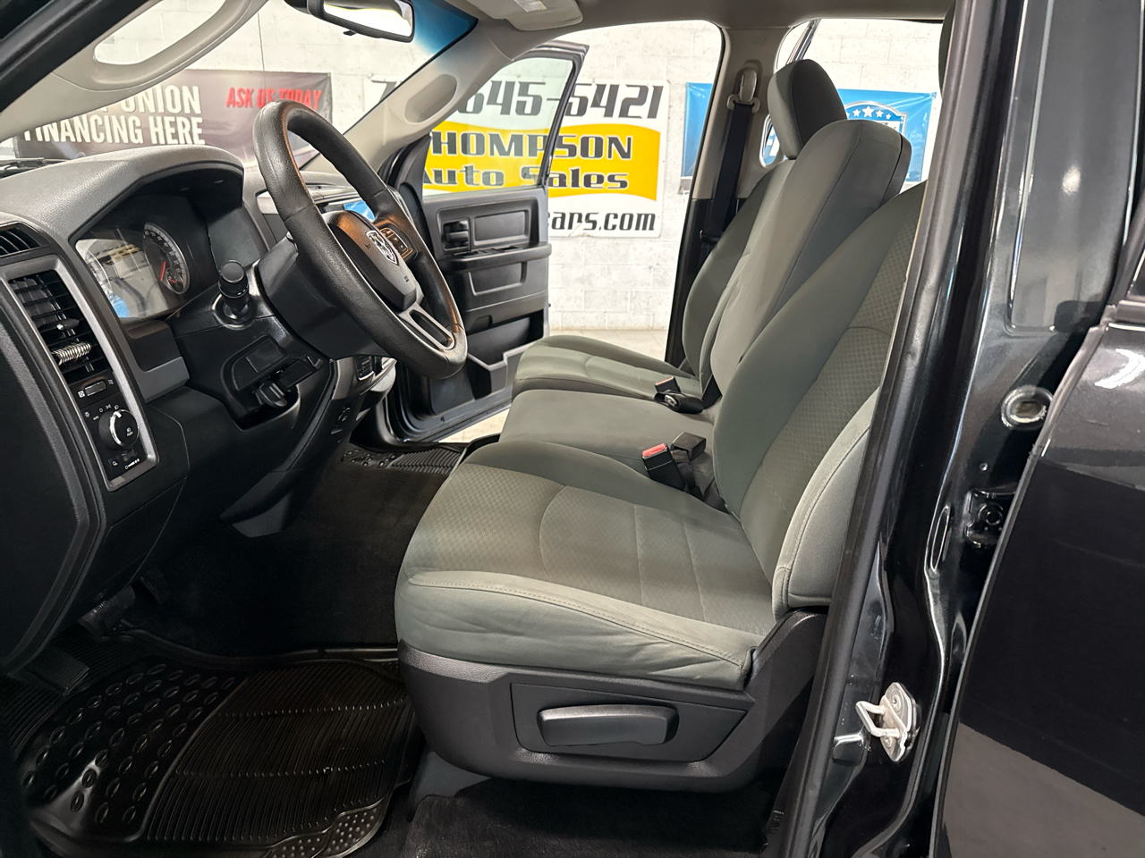 RAM 1500 Tradesman Crew Cab 4WD 2016