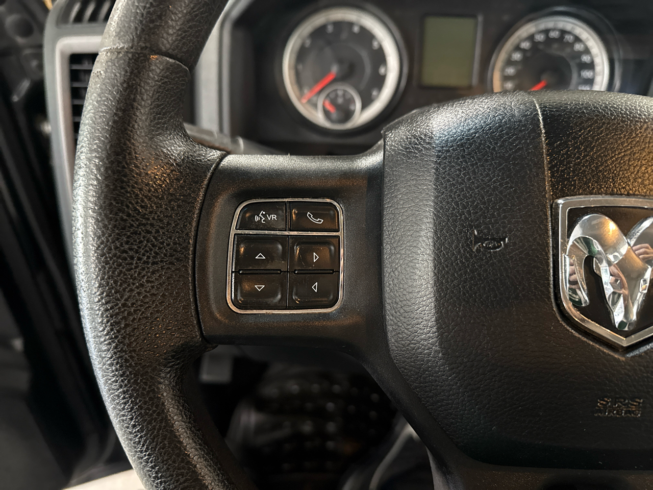 RAM 1500 Tradesman Crew Cab 4WD 2016