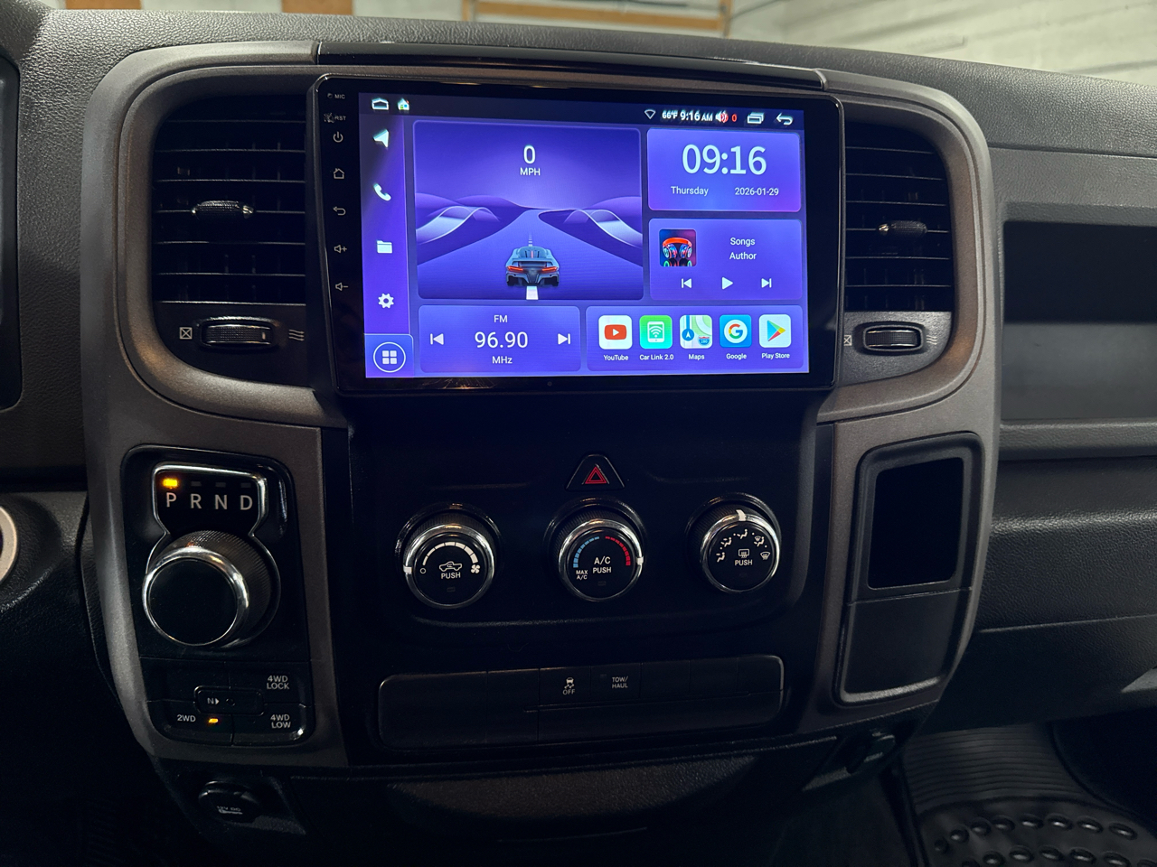 RAM 1500 Tradesman Crew Cab 4WD 2016