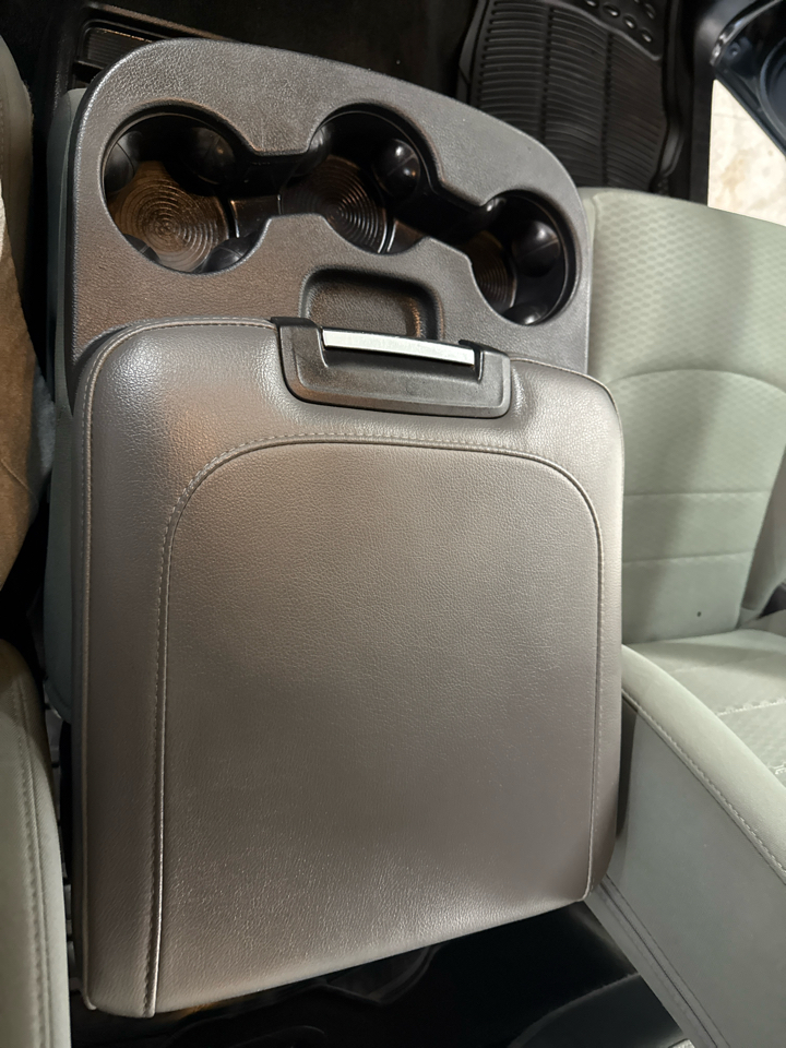 RAM 1500 Tradesman Crew Cab 4WD 2016