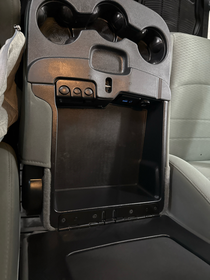 RAM 1500 Tradesman Crew Cab 4WD 2016