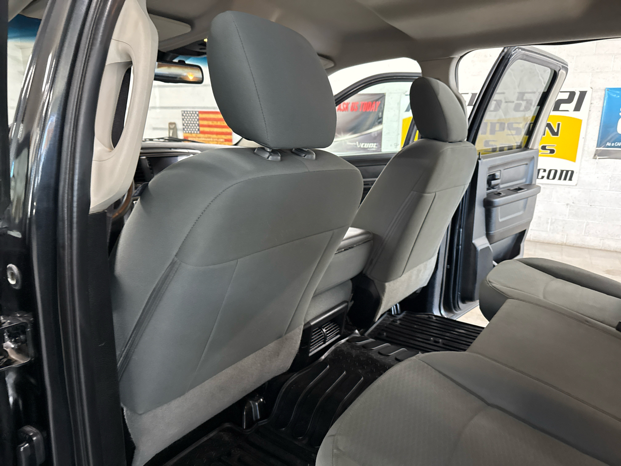 RAM 1500 Tradesman Crew Cab 4WD 2016