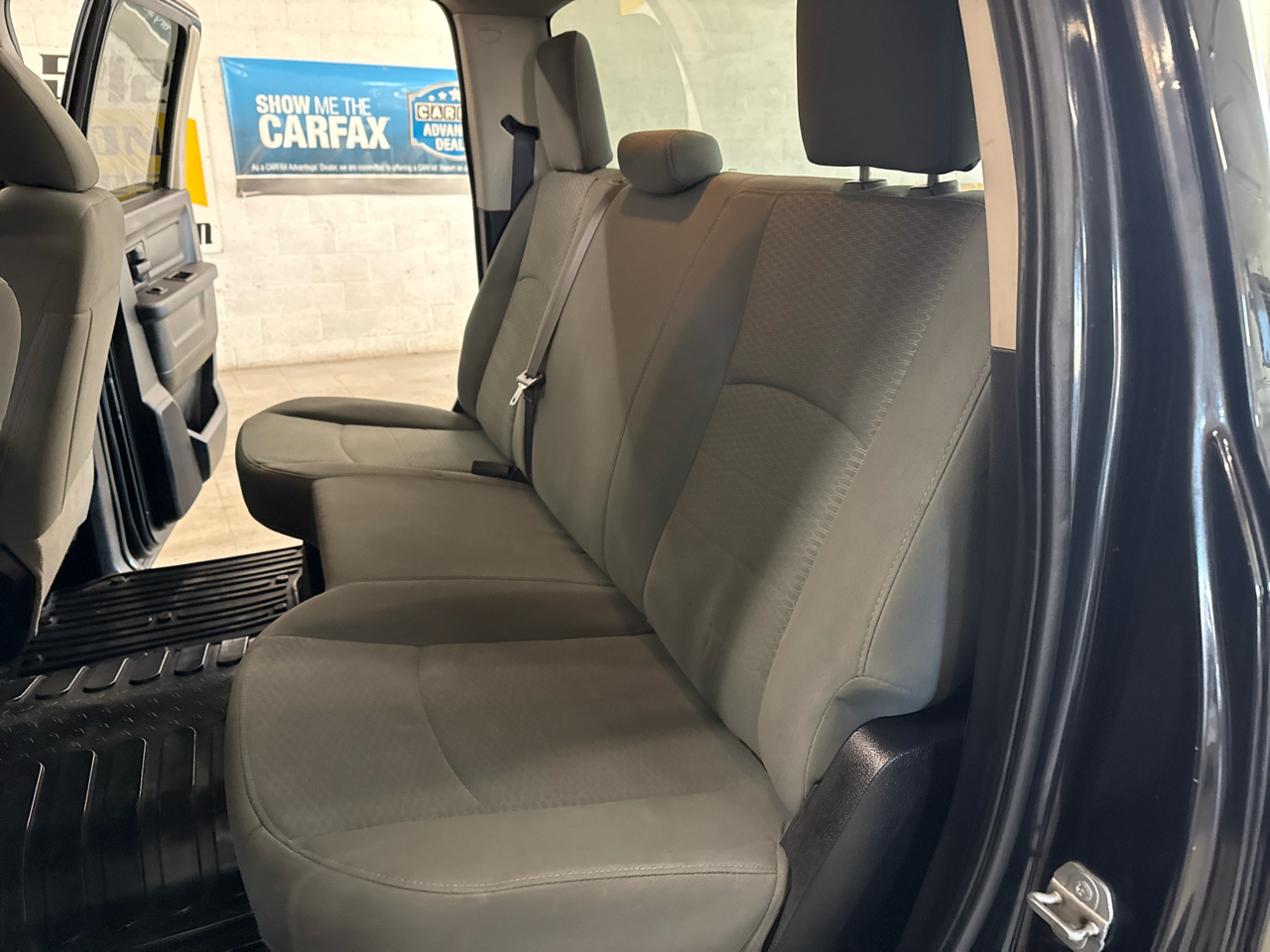 RAM 1500 Tradesman Crew Cab 4WD 2016