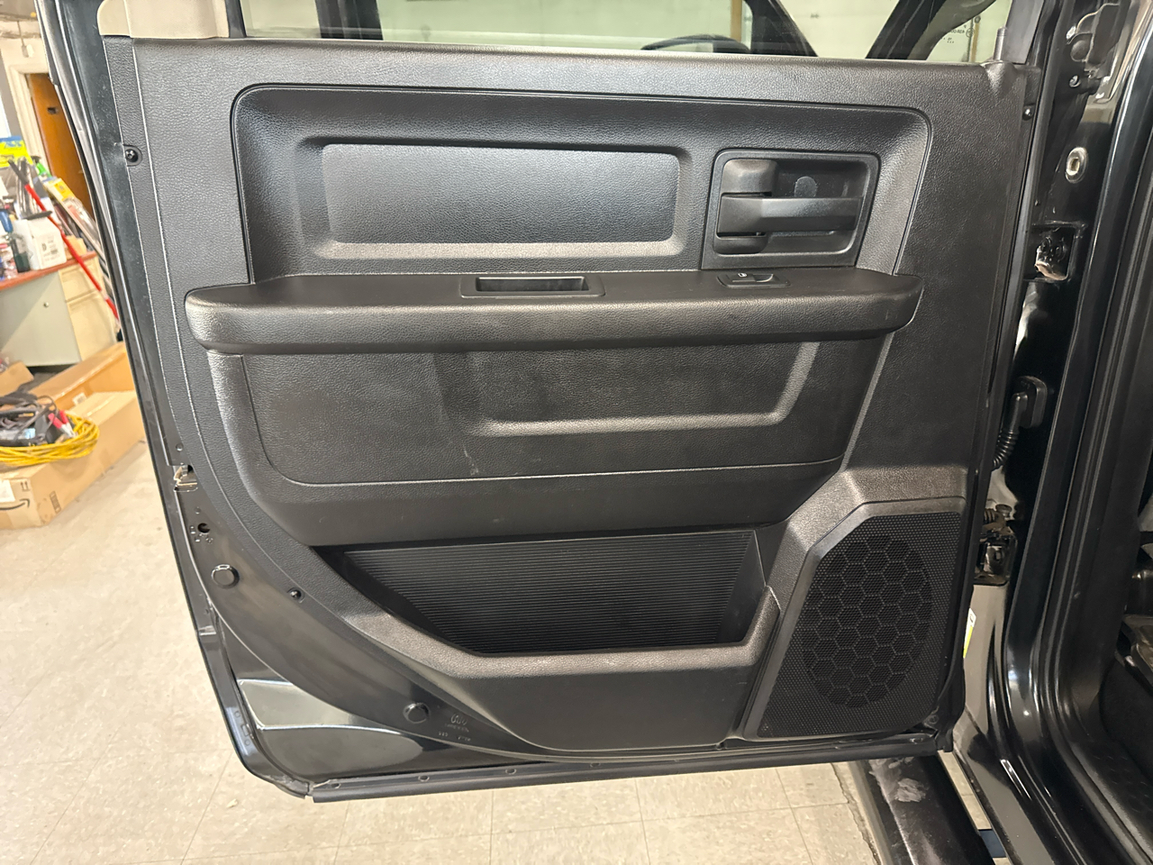 RAM 1500 Tradesman Crew Cab 4WD 2016