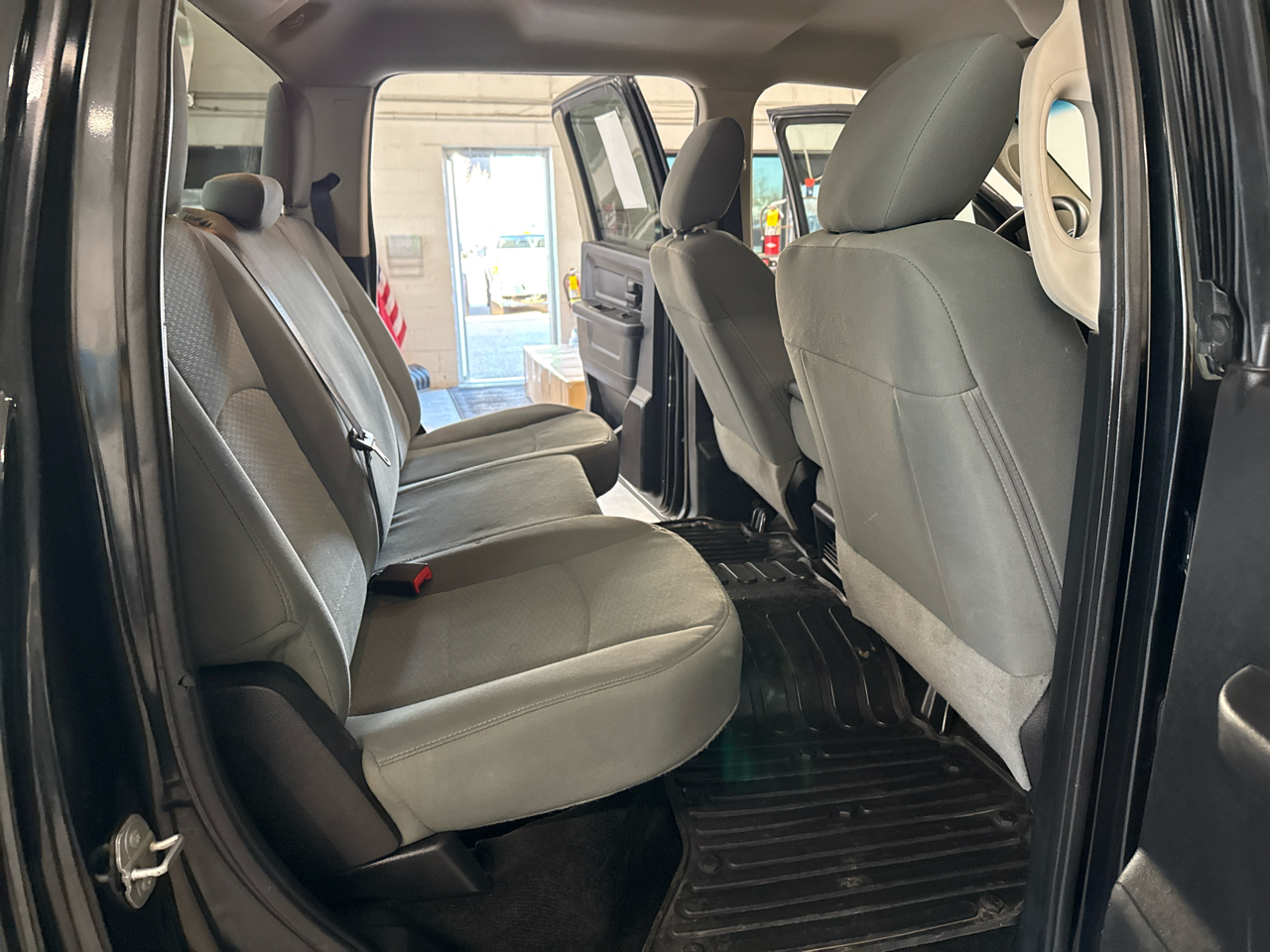 RAM 1500 Tradesman Crew Cab 4WD 2016