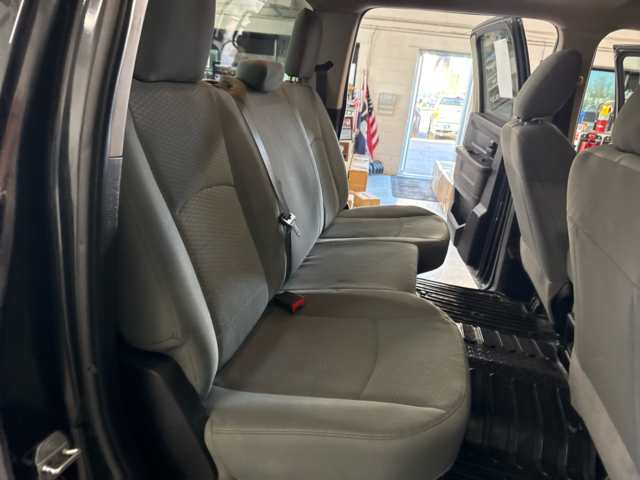 RAM 1500 Tradesman Crew Cab 4WD 2016