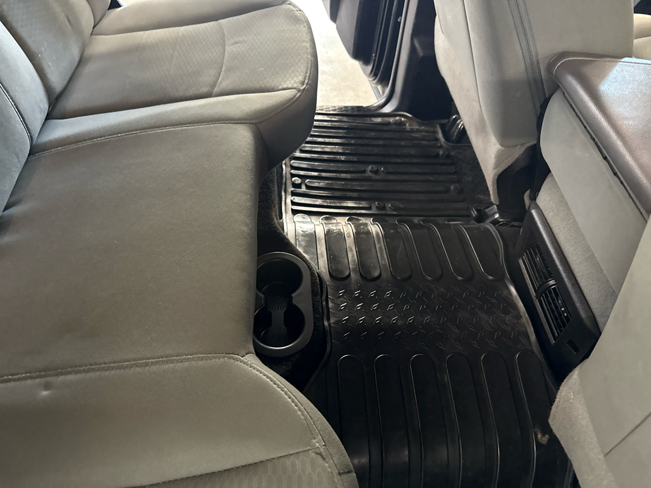 RAM 1500 Tradesman Crew Cab 4WD 2016