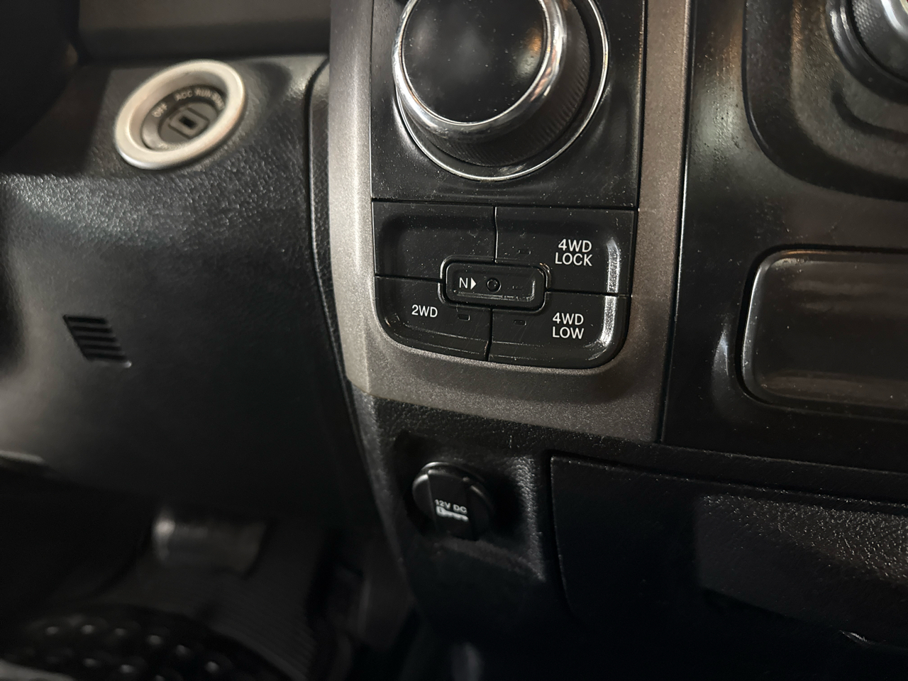 RAM 1500 Tradesman Crew Cab 4WD 2016