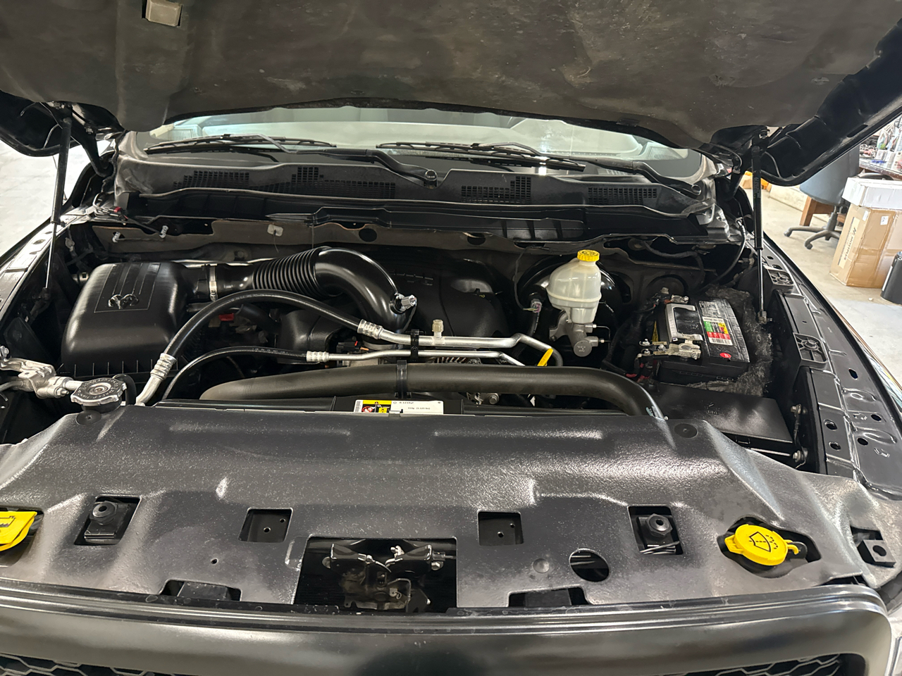 RAM 1500 Tradesman Crew Cab 4WD 2016