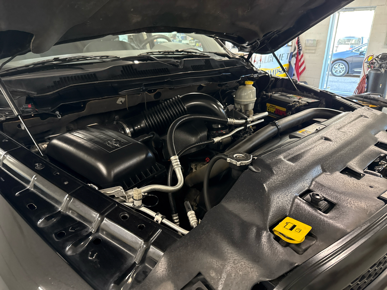 RAM 1500 Tradesman Crew Cab 4WD 2016