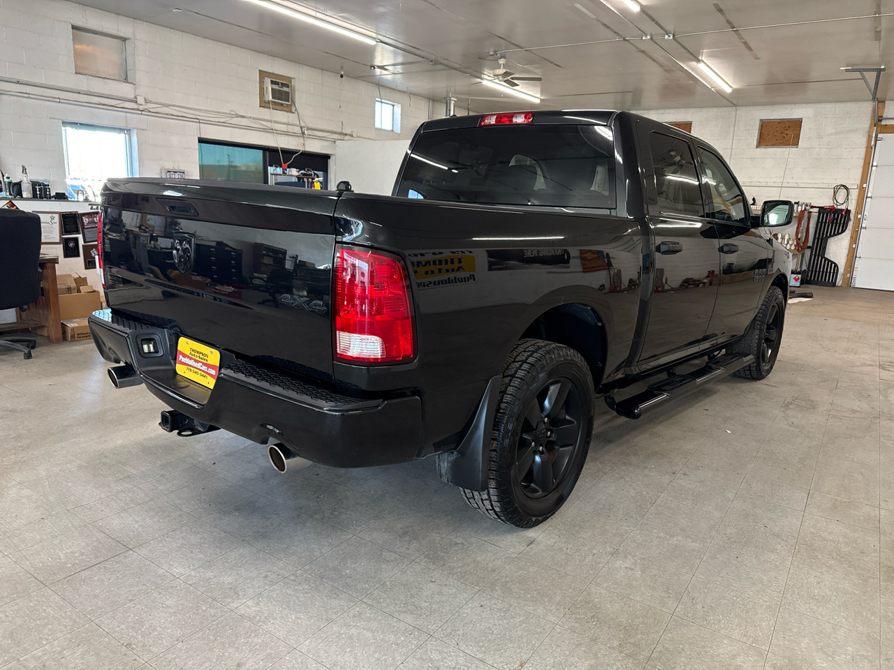 RAM 1500 Tradesman Crew Cab 4WD 2016