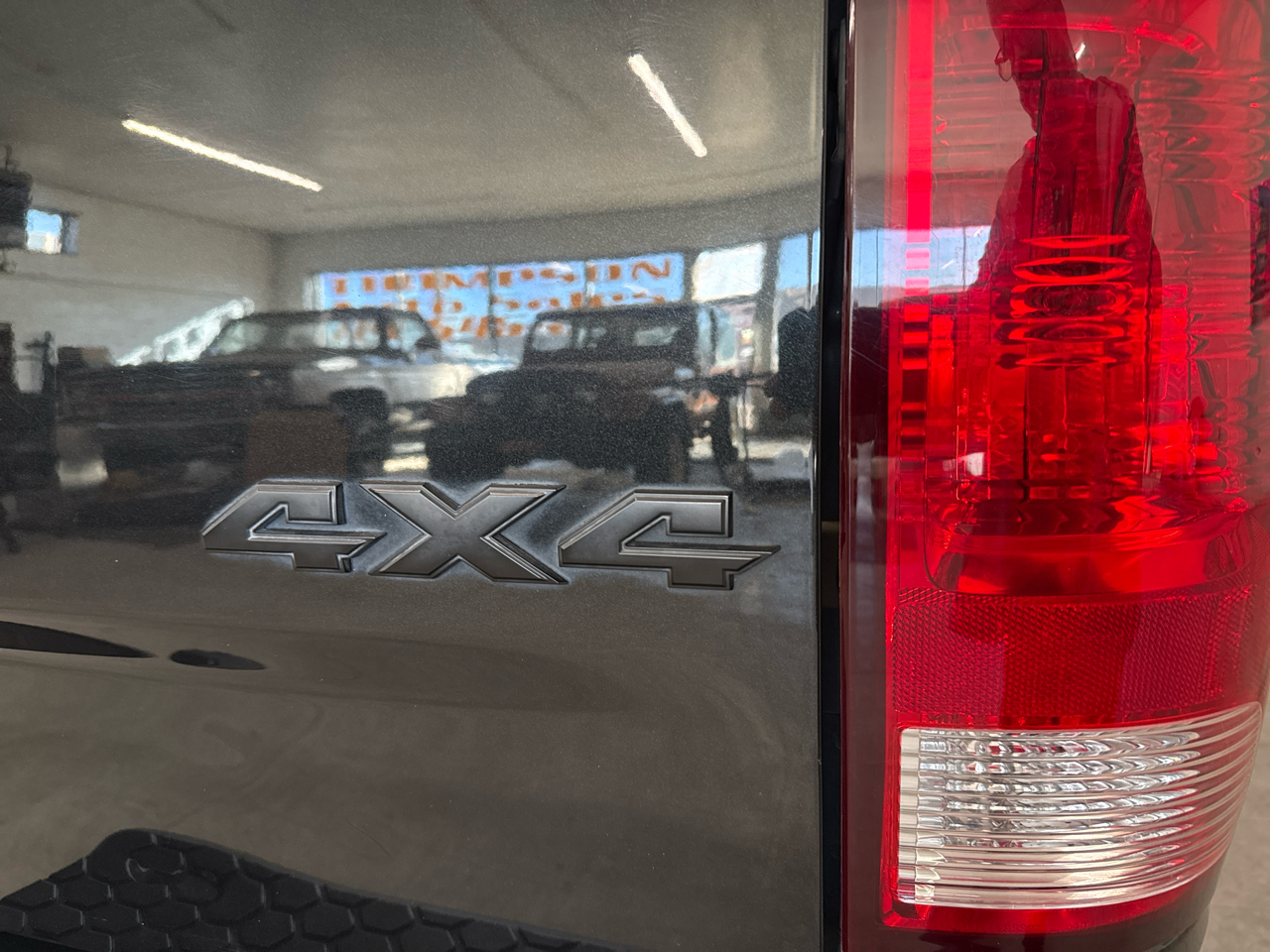 RAM 1500 Tradesman Crew Cab 4WD 2016