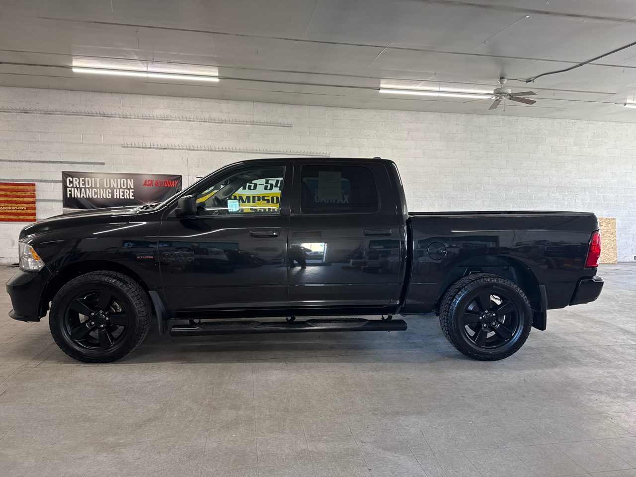RAM 1500 Tradesman Crew Cab 4WD 2016