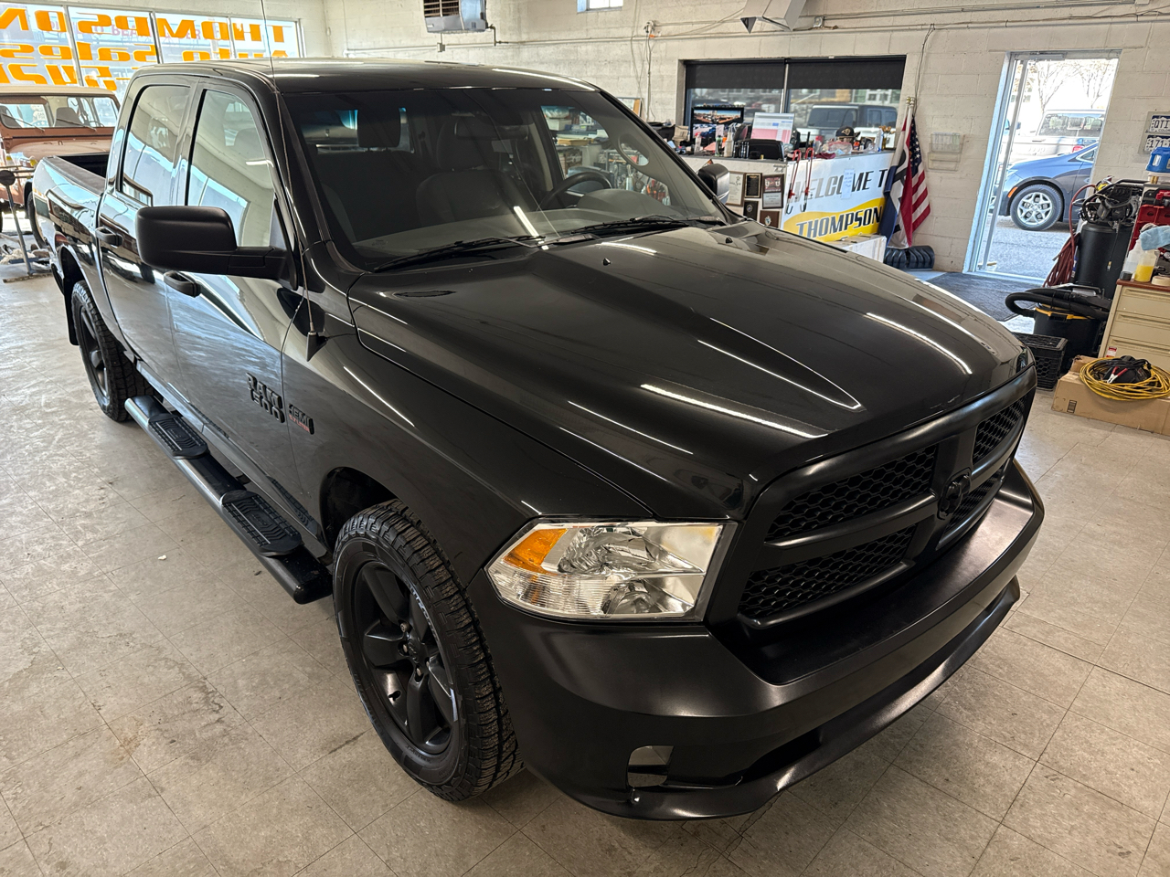 RAM 1500 Tradesman Crew Cab 4WD 2016