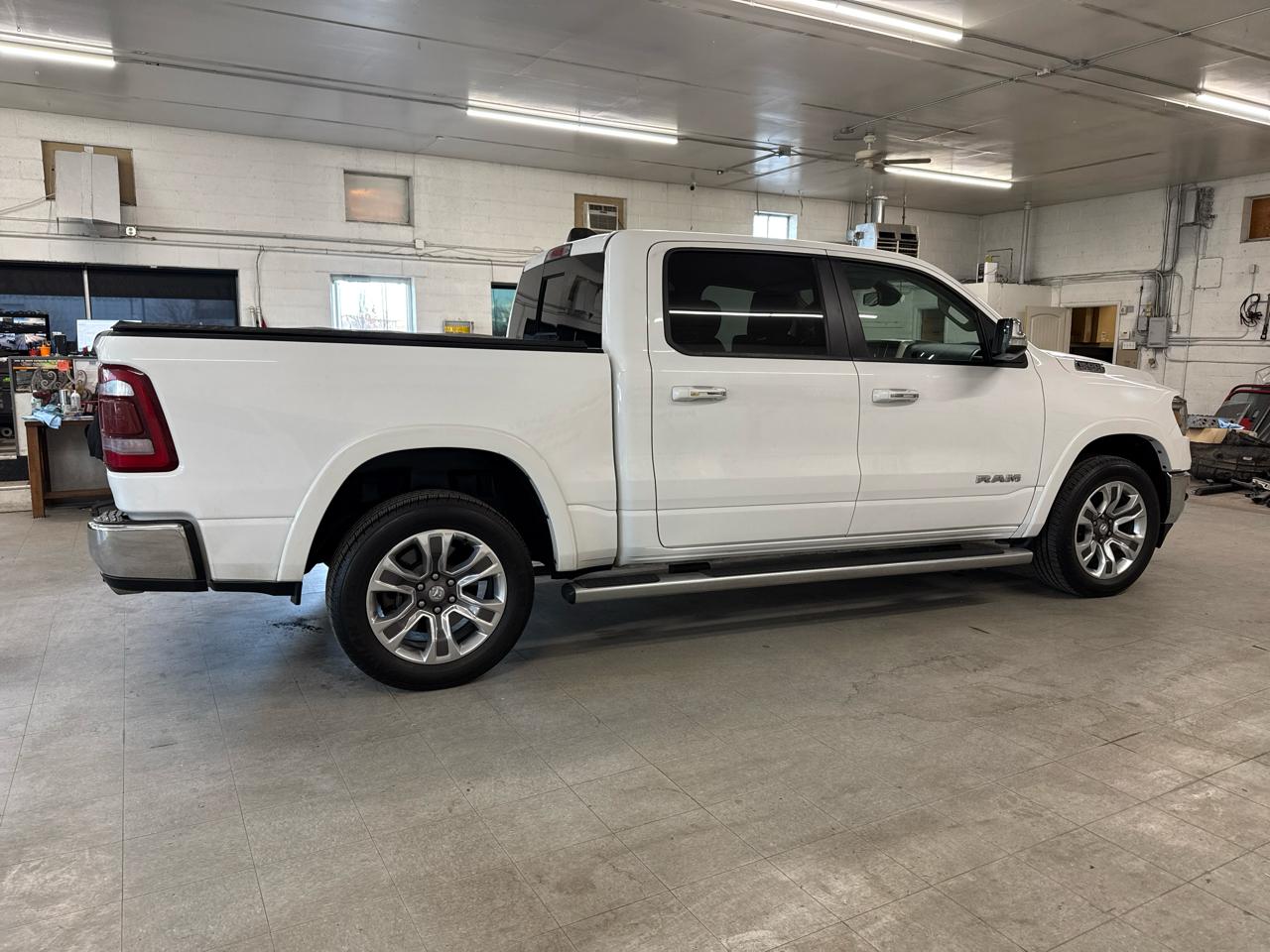 RAM 1500 Laramie Crew Cab 4WD 2020