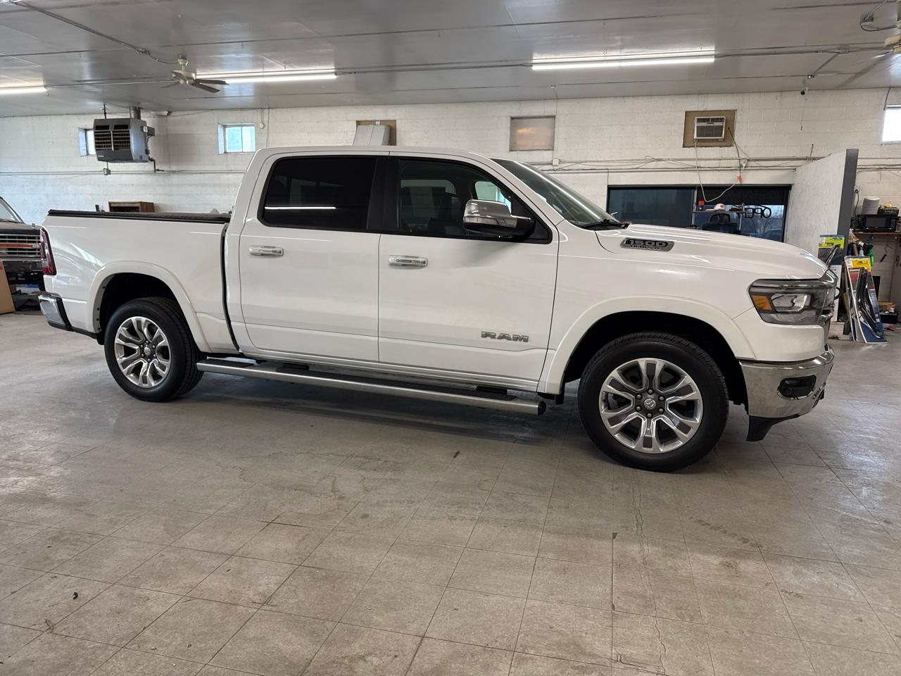 RAM 1500 Laramie Crew Cab 4WD 2020
