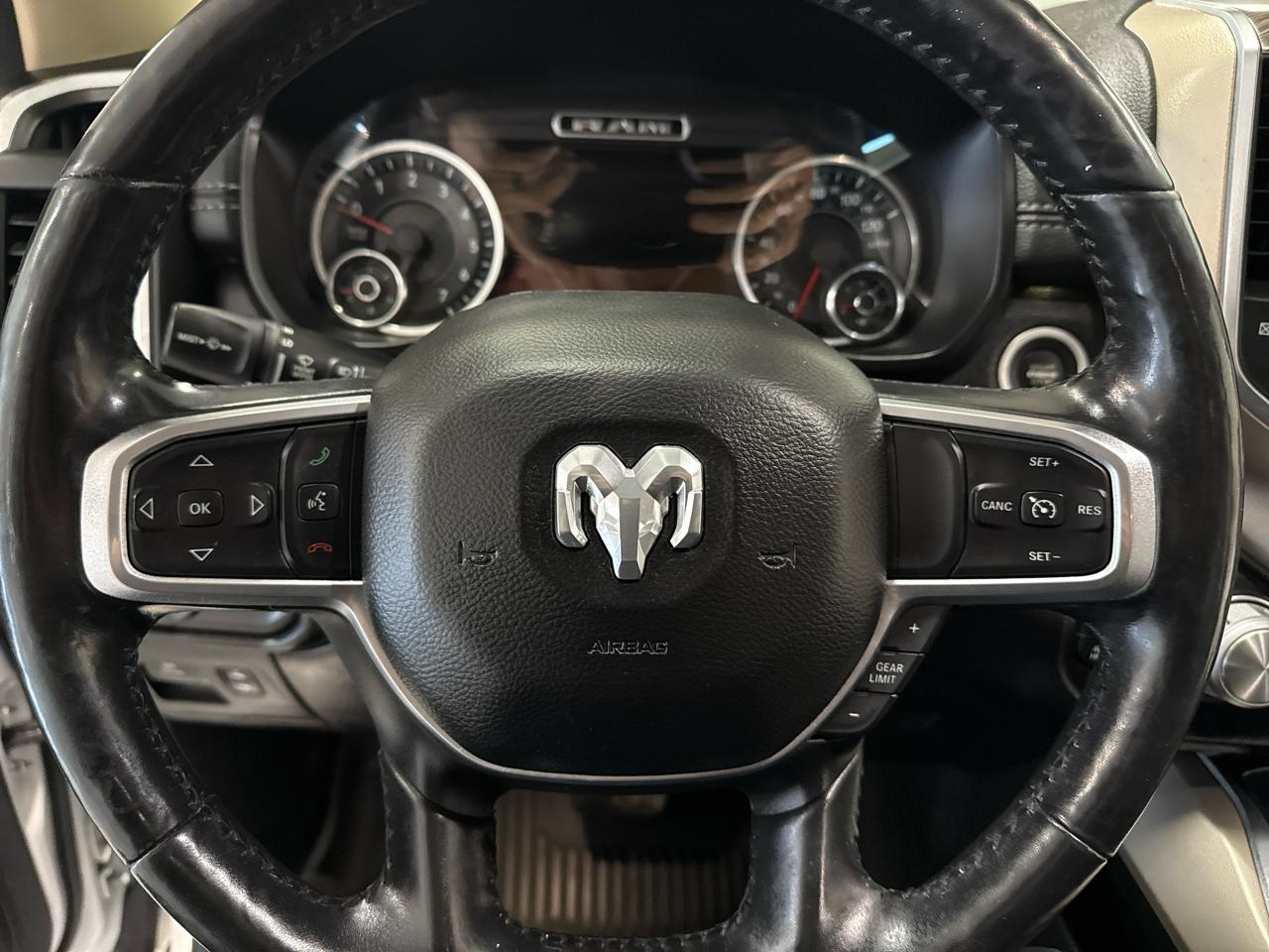 RAM 1500 Laramie Crew Cab 4WD 2020