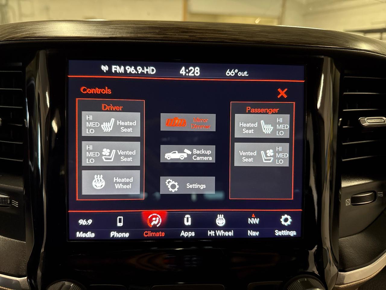 RAM 1500 Laramie Crew Cab 4WD 2020