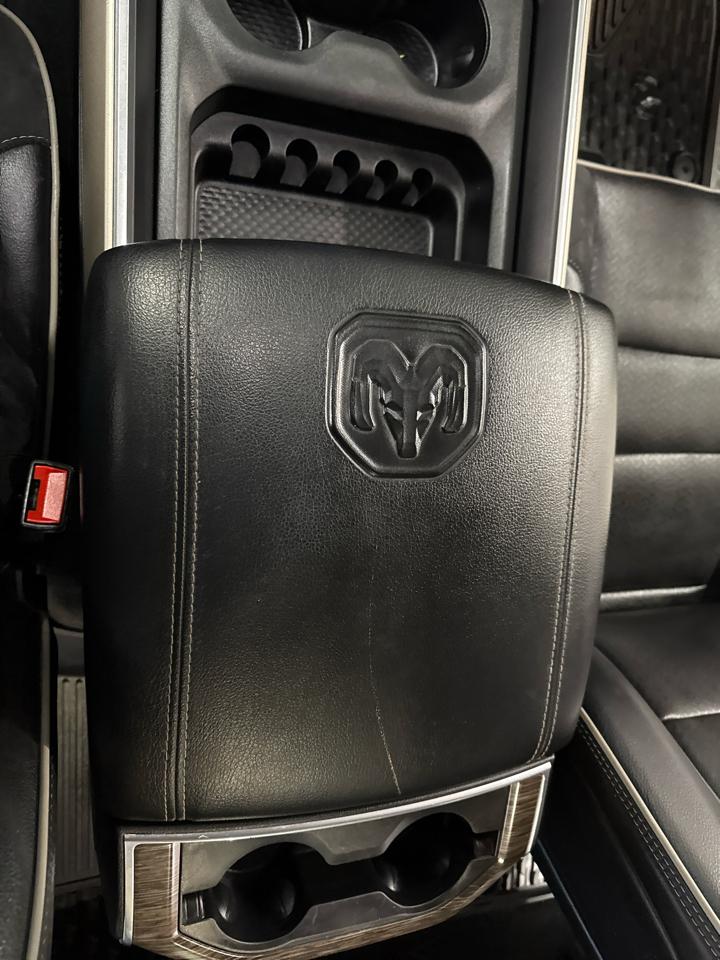 RAM 1500 Laramie Crew Cab 4WD 2020