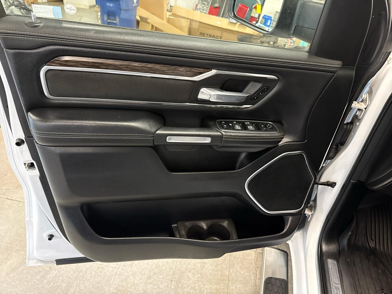 RAM 1500 Laramie Crew Cab 4WD 2020