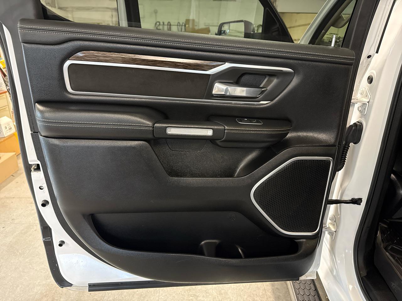 RAM 1500 Laramie Crew Cab 4WD 2020