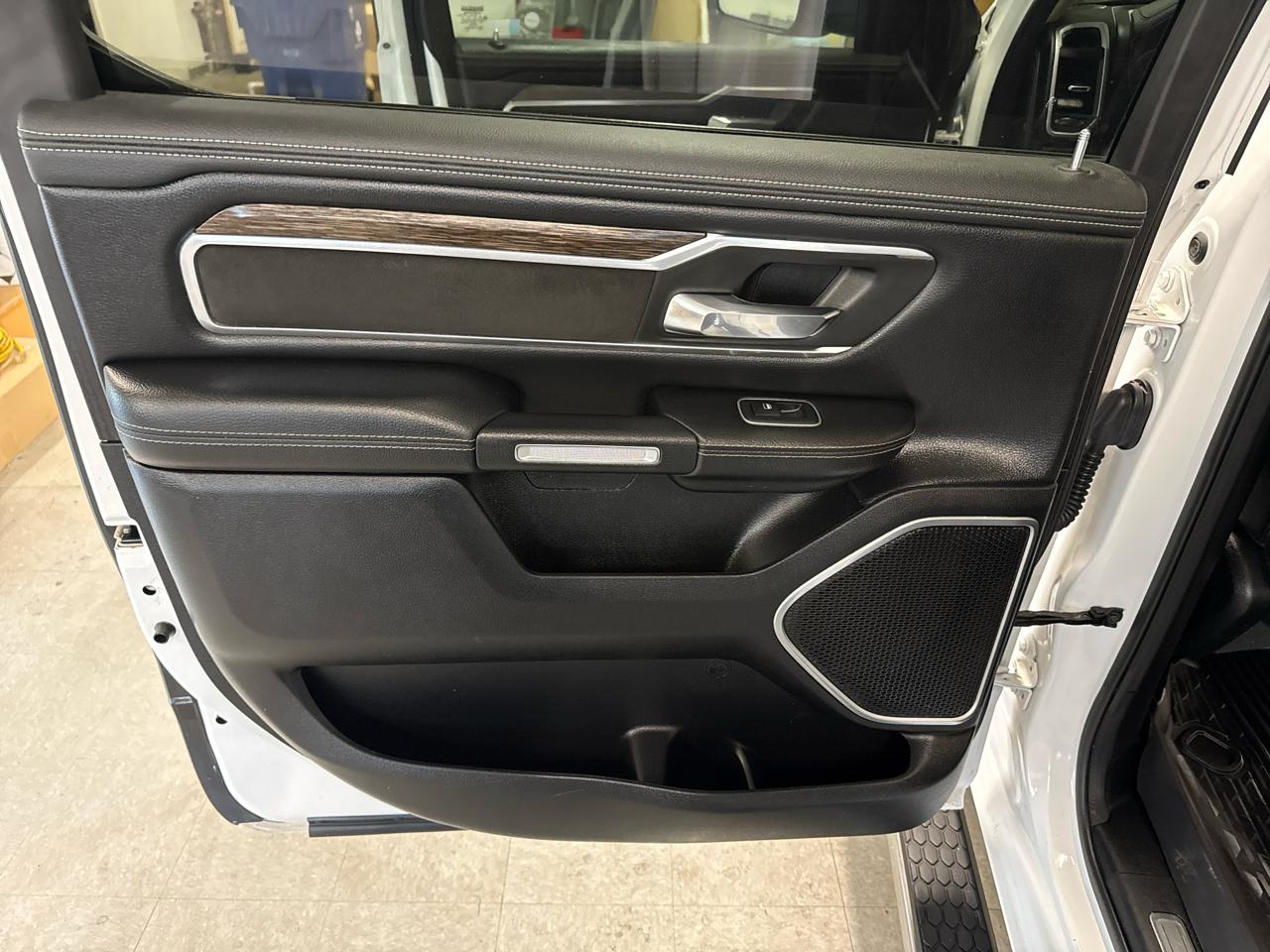 RAM 1500 Laramie Crew Cab 4WD 2020