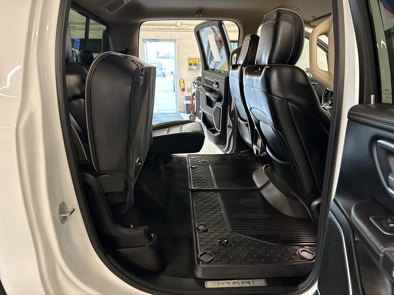 RAM 1500 Laramie Crew Cab 4WD 2020