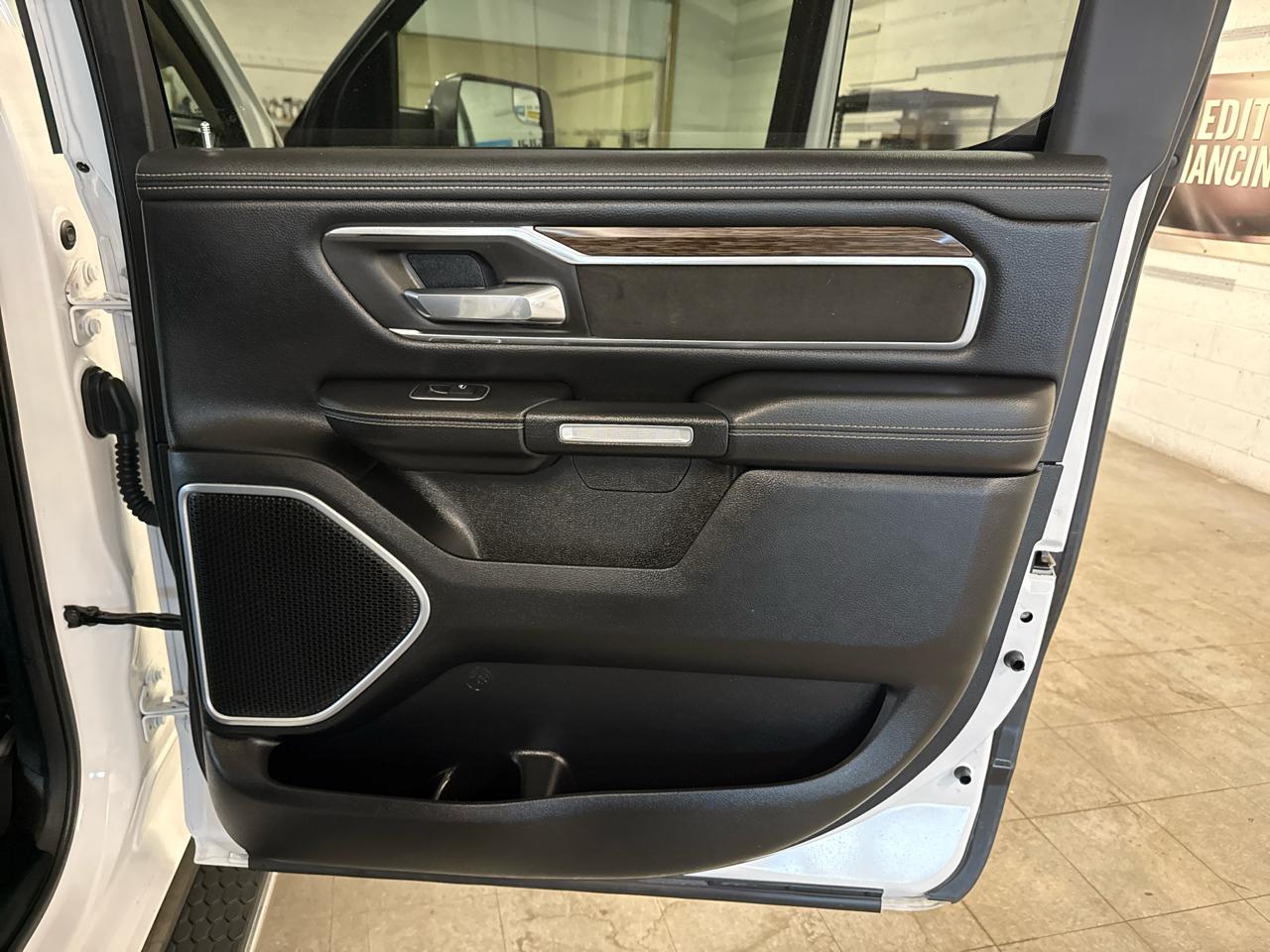 RAM 1500 Laramie Crew Cab 4WD 2020