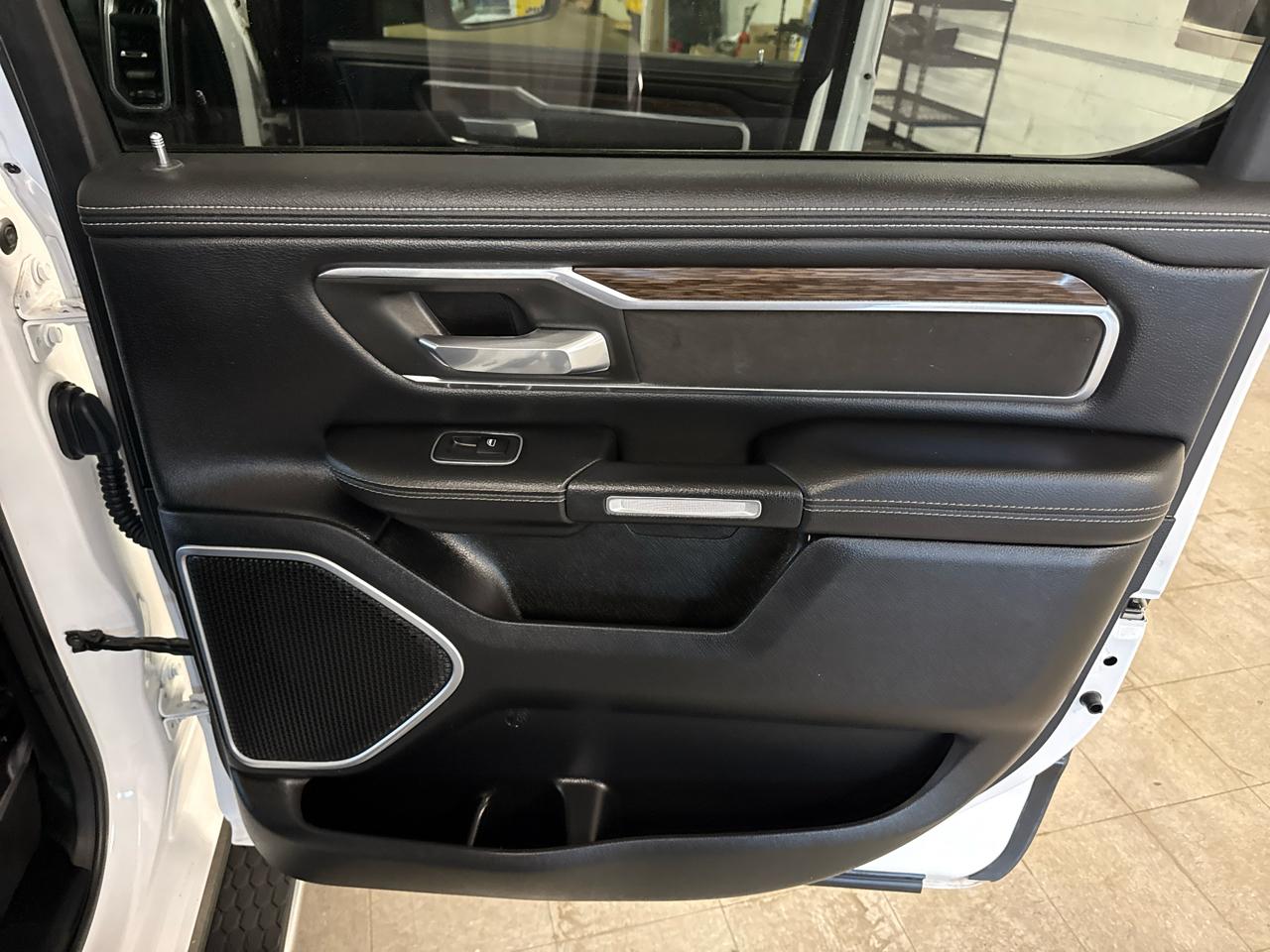 RAM 1500 Laramie Crew Cab 4WD 2020