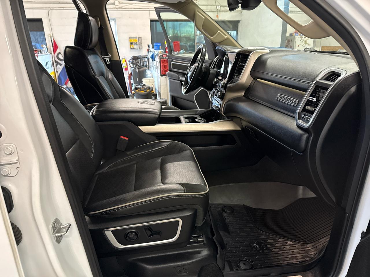 RAM 1500 Laramie Crew Cab 4WD 2020