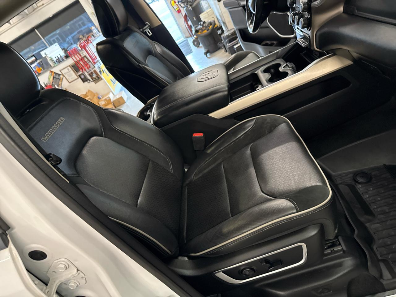 RAM 1500 Laramie Crew Cab 4WD 2020