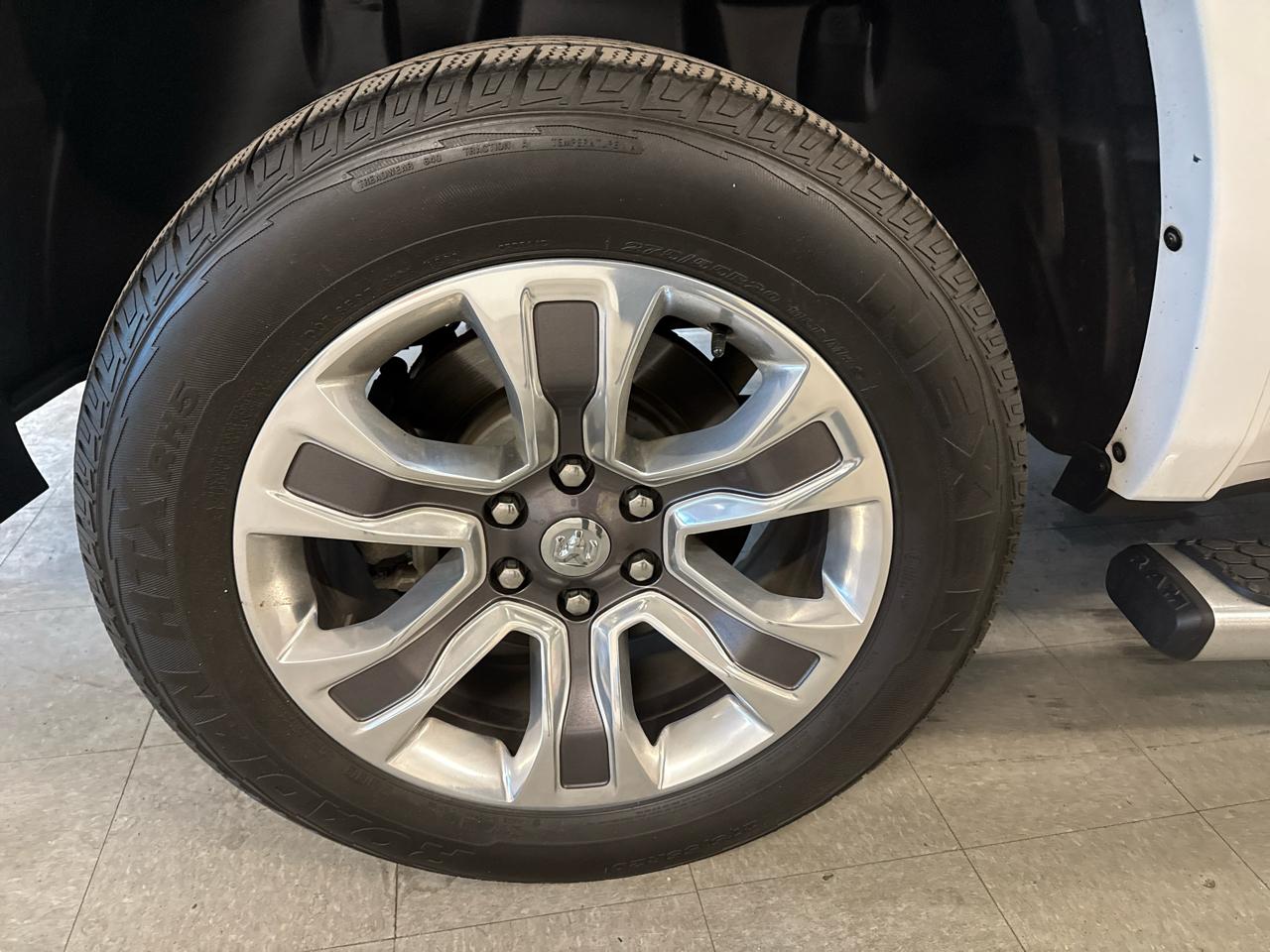 RAM 1500 Laramie Crew Cab 4WD 2020