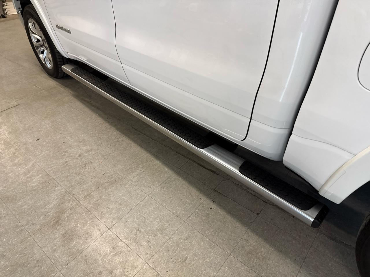 RAM 1500 Laramie Crew Cab 4WD 2020