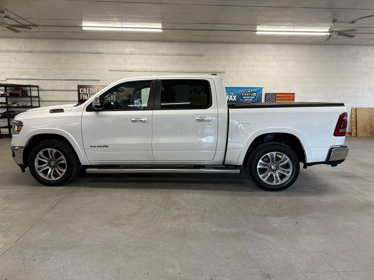 RAM 1500 Laramie Crew Cab 4WD 2020